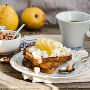 Ricotta french toast with caramelised pears